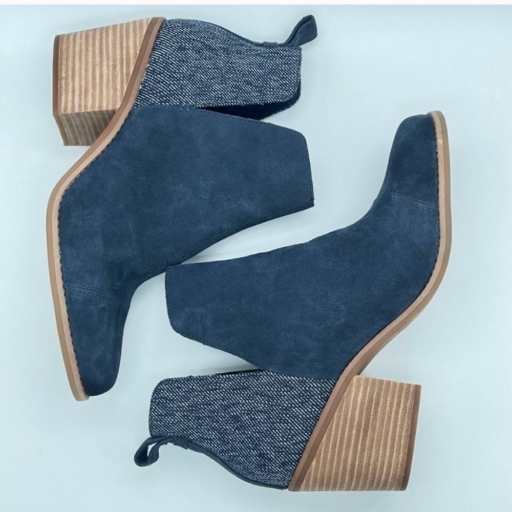 Toms Navy and Tan Ankle Booties